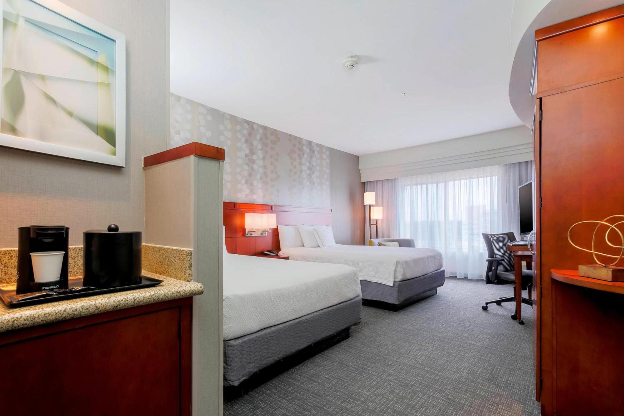 Courtyard By Marriott Dallas Arlington South Екстер'єр фото