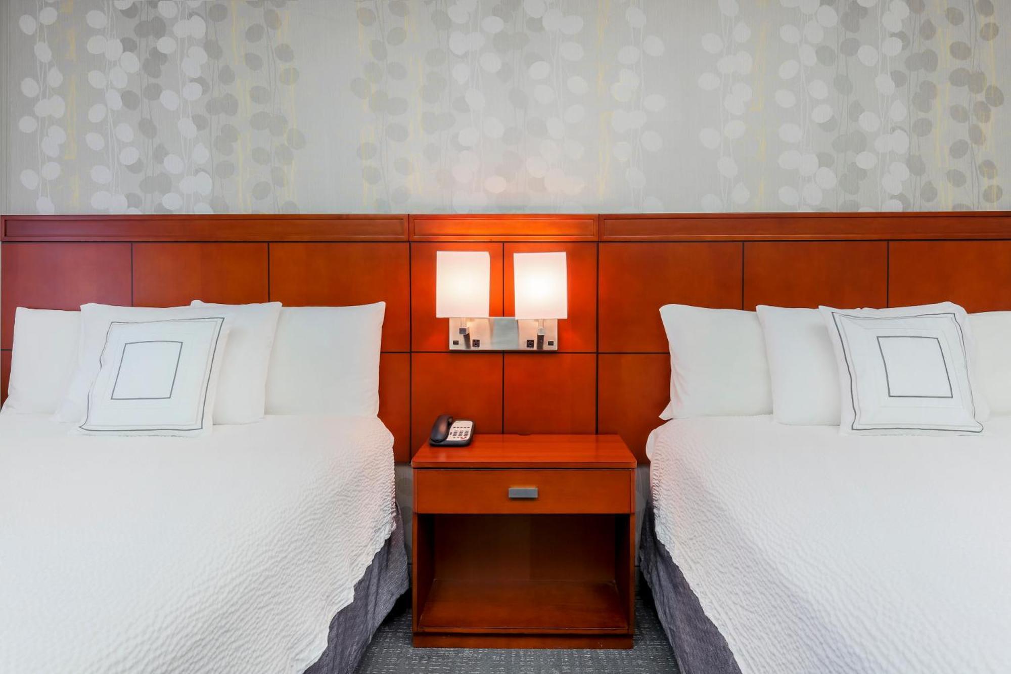 Courtyard By Marriott Dallas Arlington South Екстер'єр фото