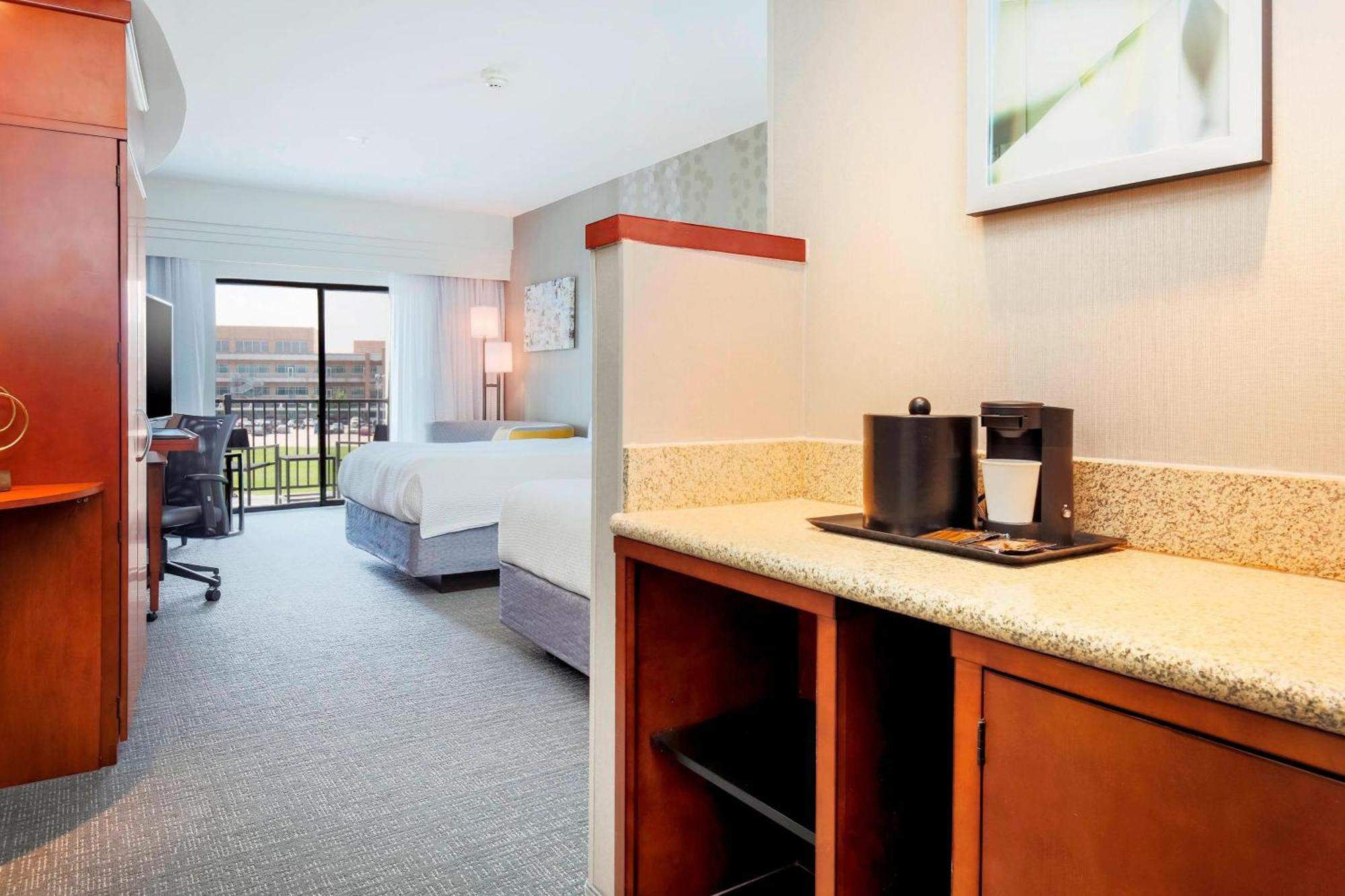 Courtyard By Marriott Dallas Arlington South Екстер'єр фото