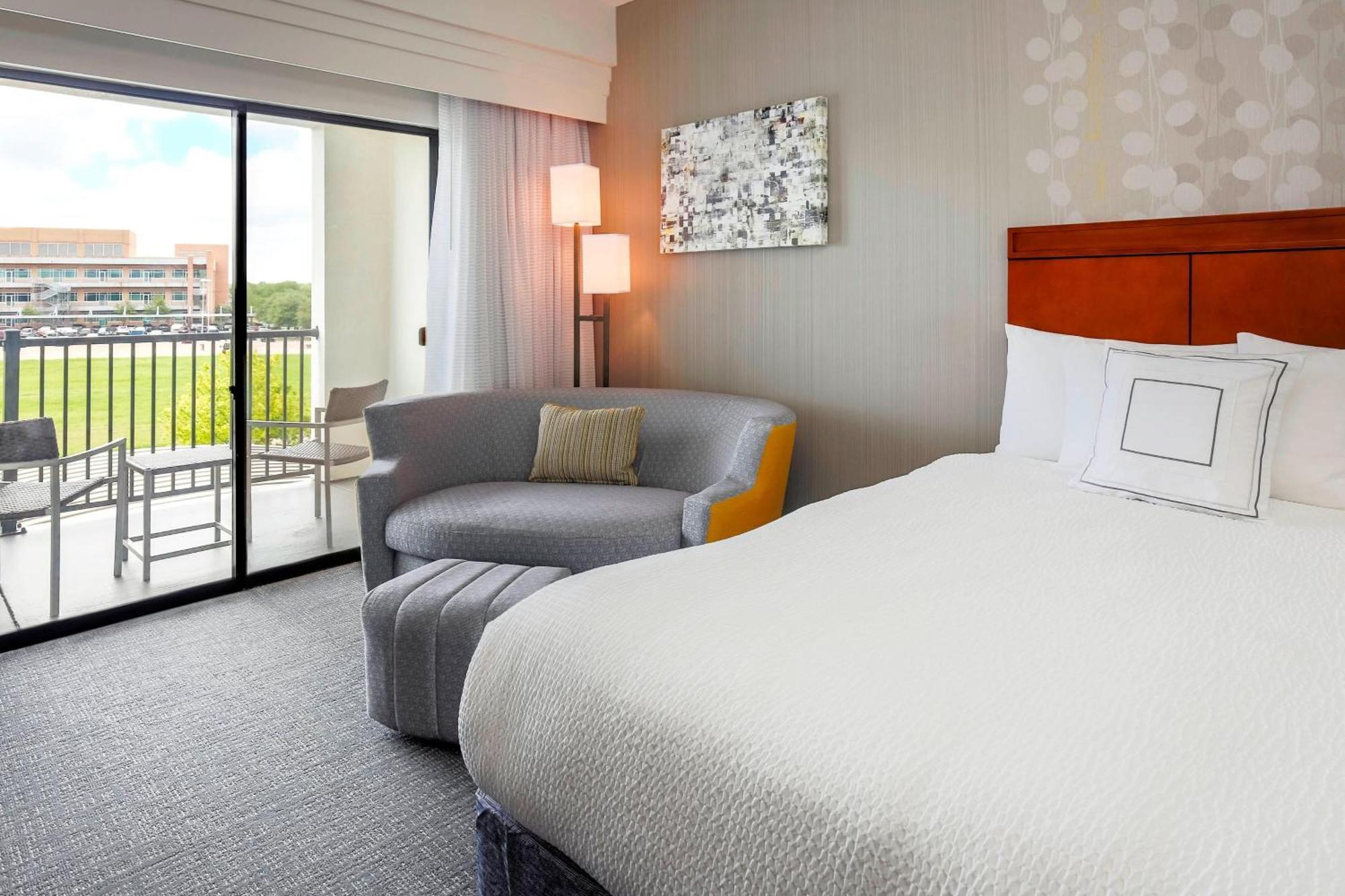 Courtyard By Marriott Dallas Arlington South Екстер'єр фото