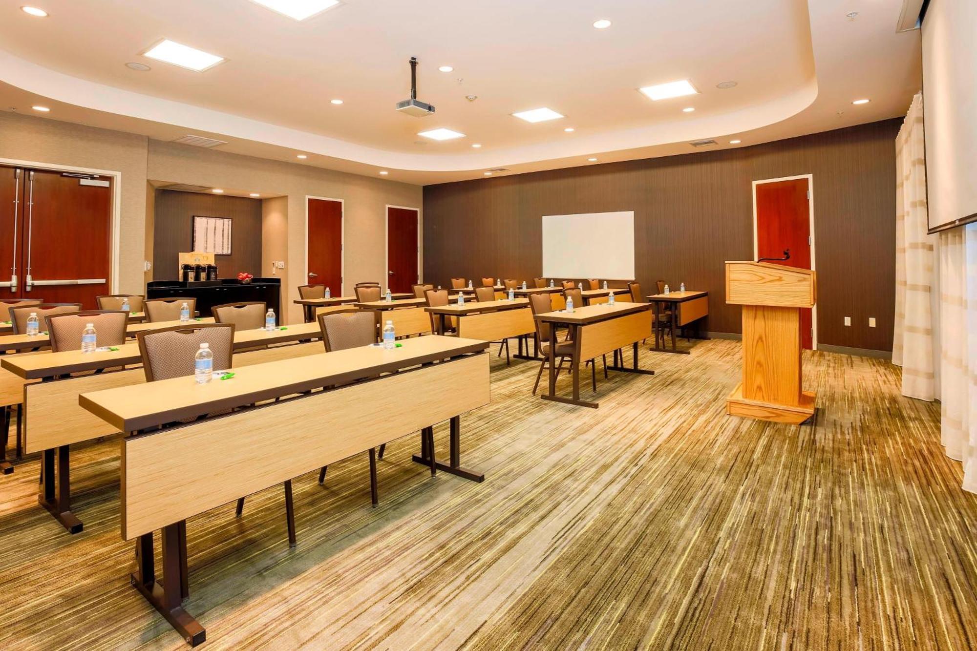 Courtyard By Marriott Dallas Arlington South Екстер'єр фото